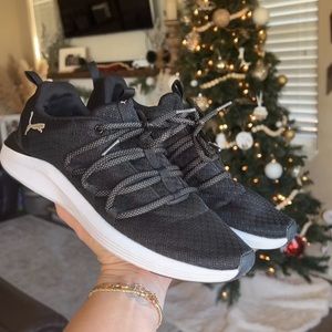 Black Women’s Puma Tennis Shoes